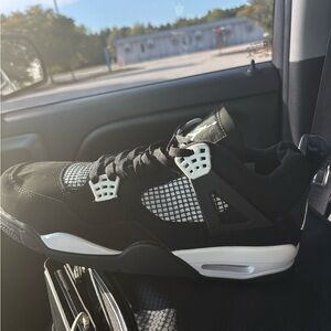 Jordan Men's Black and White Sneakers